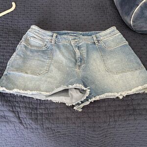 Tommy Bahama Boracay Indigo High Rise Shorts with Raw Hem
Worn twice